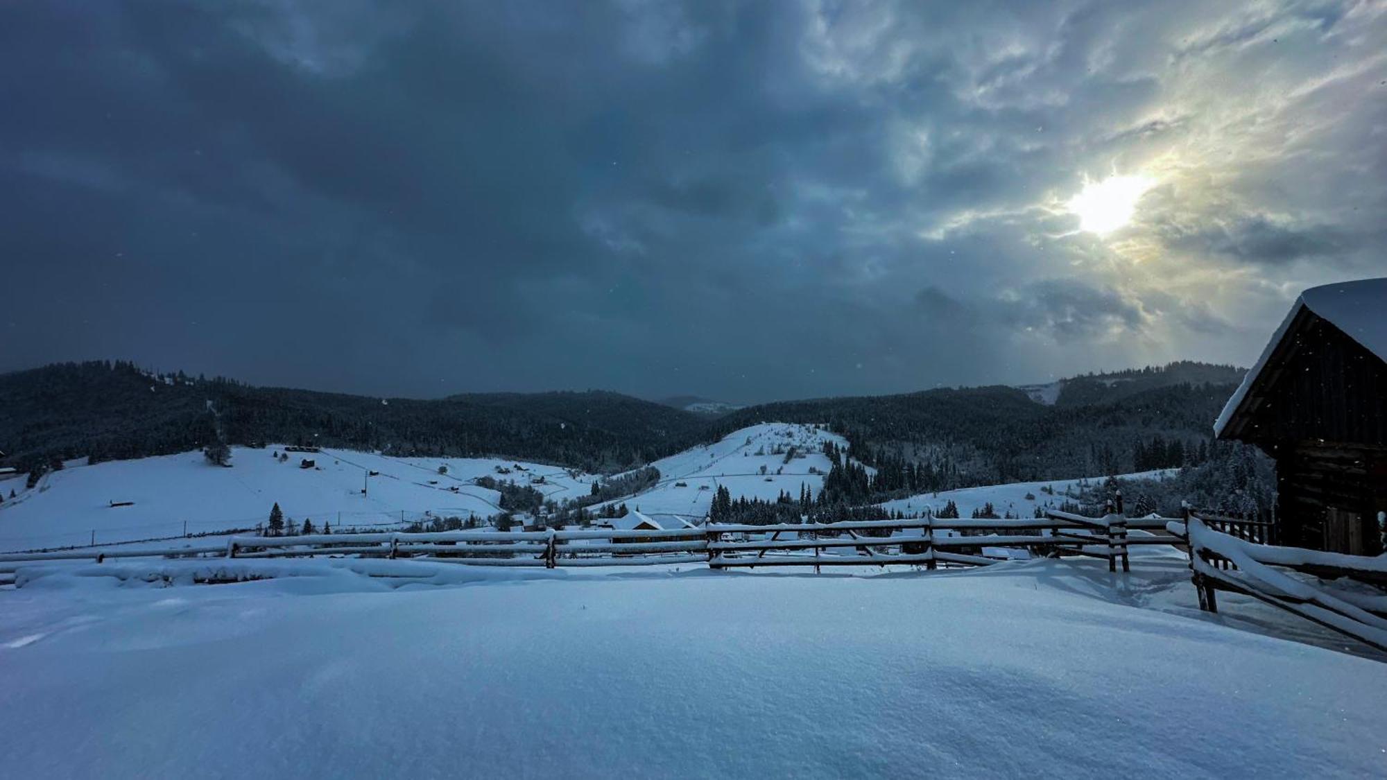 Шепіт Лісу Hotel Bukovel Exterior photo